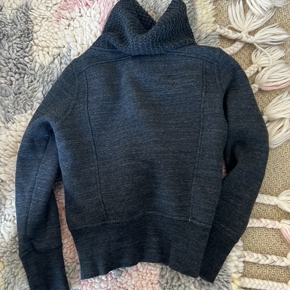 Like New HOODIES zip up sweatshirt/cardigan. - Picture 3 of 3